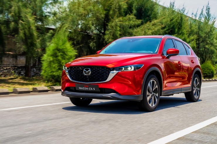 So sánh Honda CR-V và Mazda CX-5: Lựa chọn xe nào tốt hơn?
