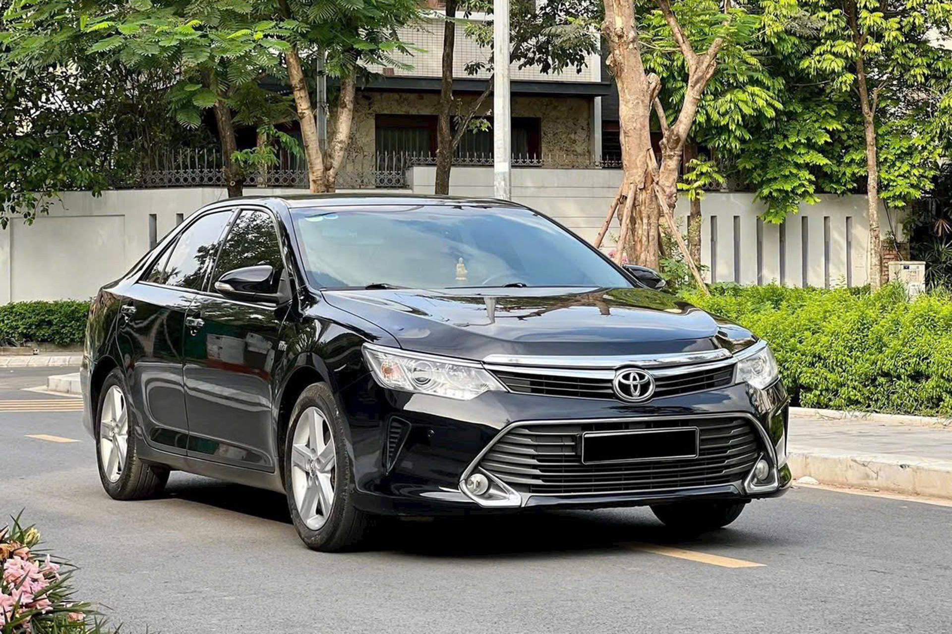 Tầm giá 500 triệu, mua sedan hạng D nào: xe Nhật bền hay xe Hàn tiện nghi