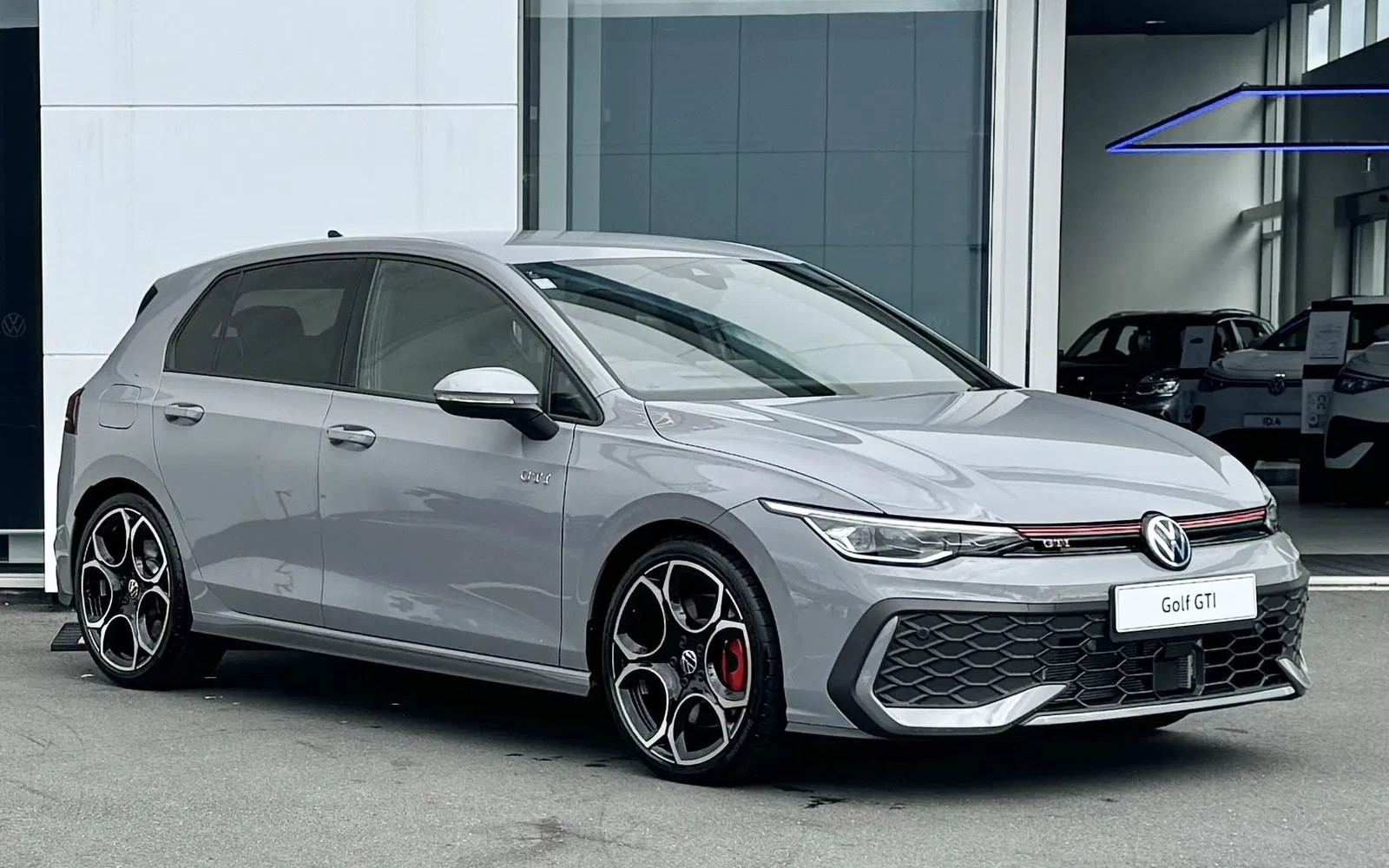Xe hatchback của 'dân chơi' Volkswagen Golf sắp bán chính hãng tại Việt Nam