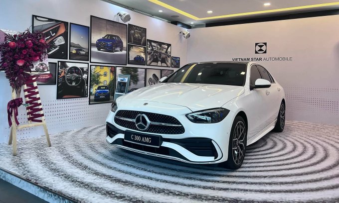 Xe Mercedes lắp ráp giảm giá hàng trăm triệu đồng