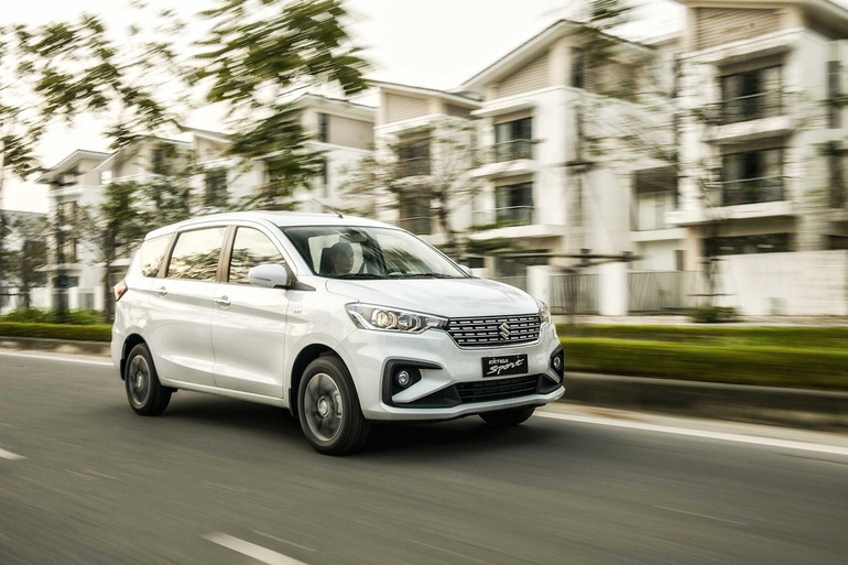 Xe 7 chỗ chưa đến 500 triệu đồng để chơi Tết như ý