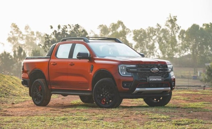 Đại lý Việt Nam báo giá Ford Ranger Stormtrak dự kiến từ 1,059 tỷ đồng