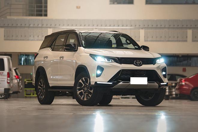 Đại lý nhận cọc Toyota Fortuner mới, dự kiến về Việt Nam vào tháng sau