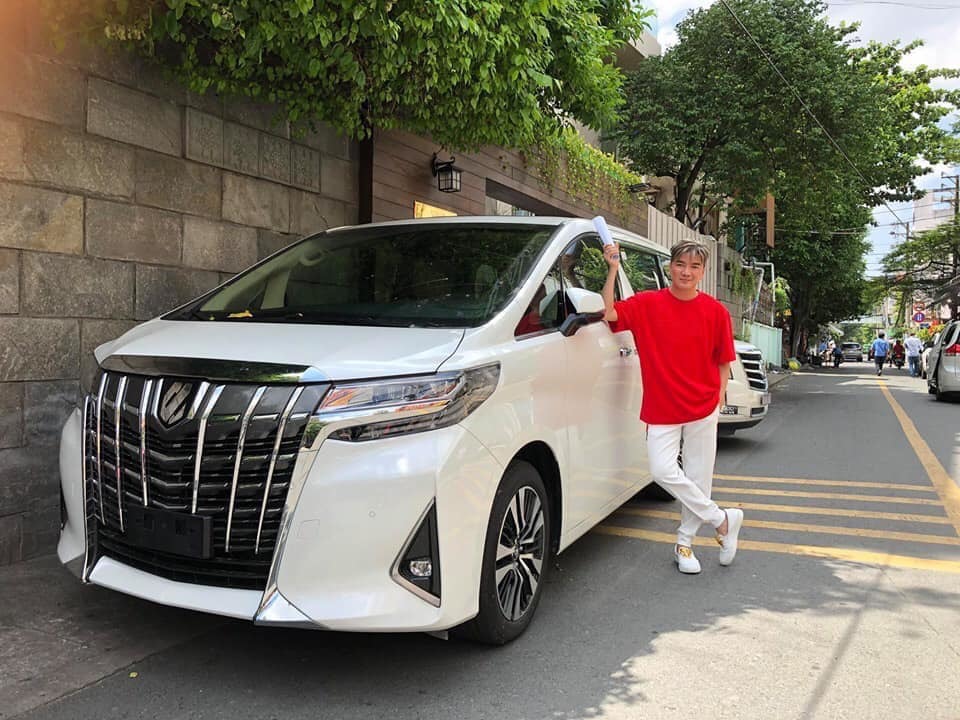Đàm Vĩnh Hưng tậu xe sang Toyota Alphard 2019 hơn 5 tỷ