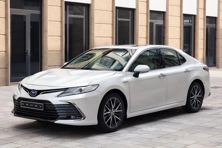 Đắt hơn 300 triệu đồng, Toyota Camry 2022 có gì để thách thức đối thủ?