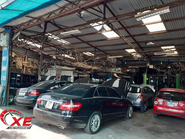 Điều hòa ô tô dở chứng ngày nắng nóng, garage ô tô quá tải