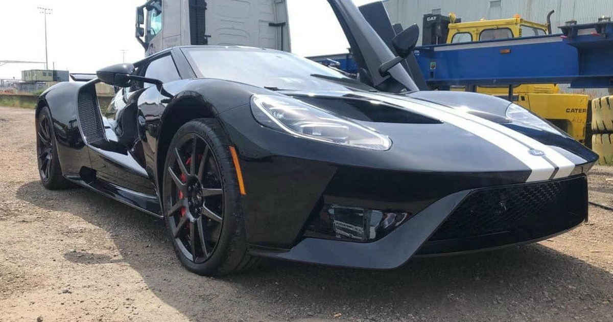 Lộ diện Ford GT thứ 3 về Việt Nam, khác màu xe của ông Đặng Lê Nguyên Vũ