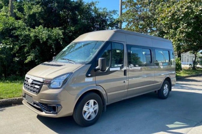 Ford Transit 2022 lộ diện tại Việt Nam: Vẫn 