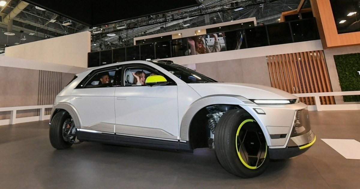 Xem xe Hyundai "diễn xiếc" tại Triển lãm Điện tử tiêu dùng CES 2024