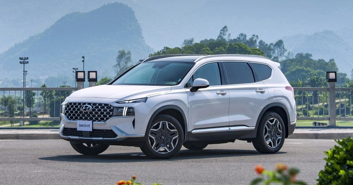 Hyundai Santa Fe ưu đãi mạnh, khách mua tiết kiệm tới 150 triệu đồng