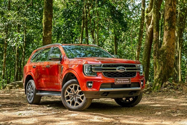 Giá xe Ford Everest mới nhất tháng 08/2022 cùng với ưu đãi, đánh giá chi tiết