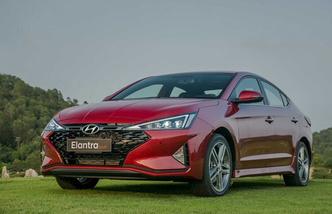 Giá xe Elantra tháng 1/2022 mới nhất các phiên bản