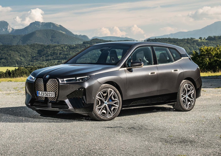 BMW chuẩn bị ra mắt SUV điện iX M60 cùng công nghệ sơn gây chấn động