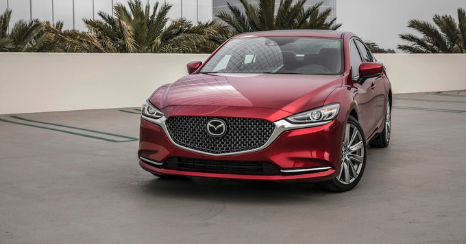 Mazda 6 giảm giá gần 100 triệu đồng khi bị Camry bỏ xa về doanh số