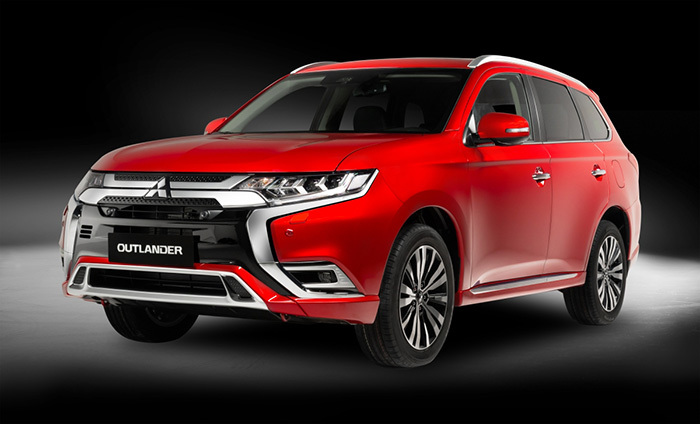 Gần 1 tỷ: Chọn Mitsubishi Outlander hay Honda CR-V?