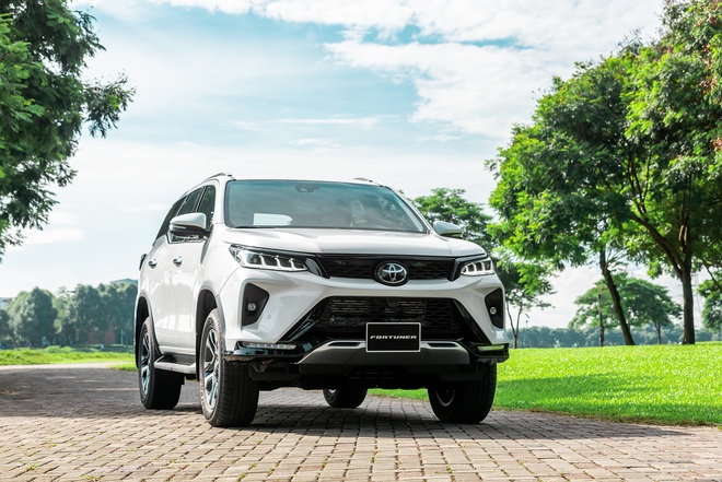 Tri ân người dùng, Toyota Fortuner nhận ưu đãi lớn trong tháng 10