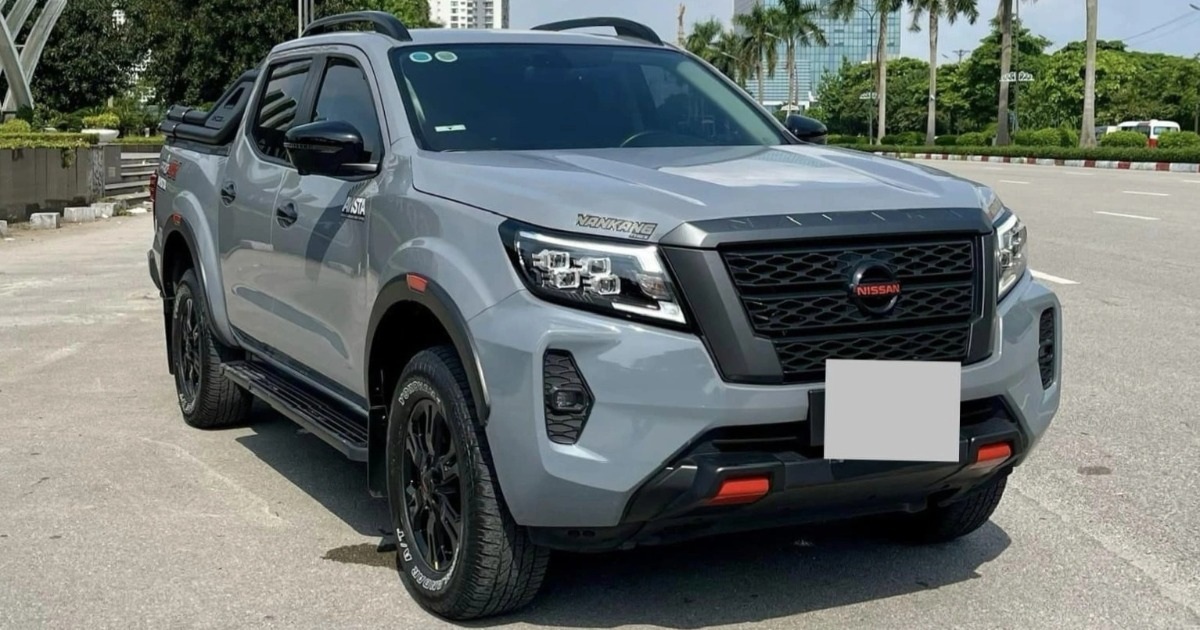 Nissan Navara đi 2 năm "lỗ" 300 triệu đồng, mất giá hơn Ford Ranger