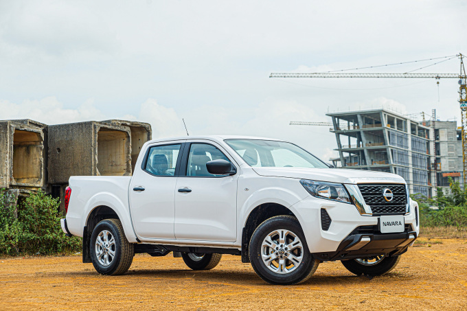 Nissan Navara thêm bản giá rẻ dưới 700 triệu