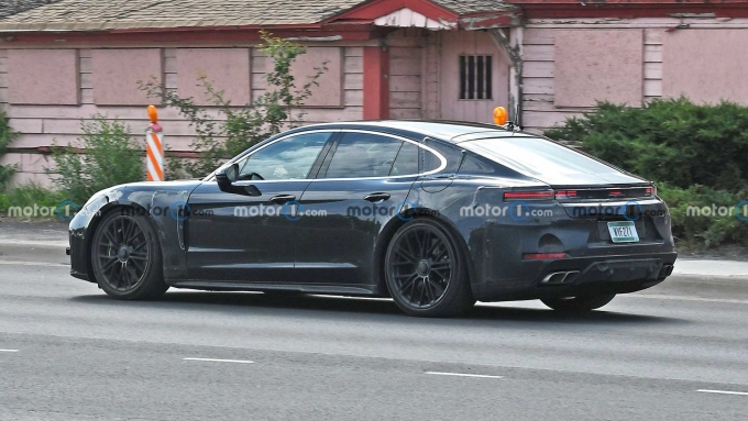 Porsche Panamera EV lộ diện