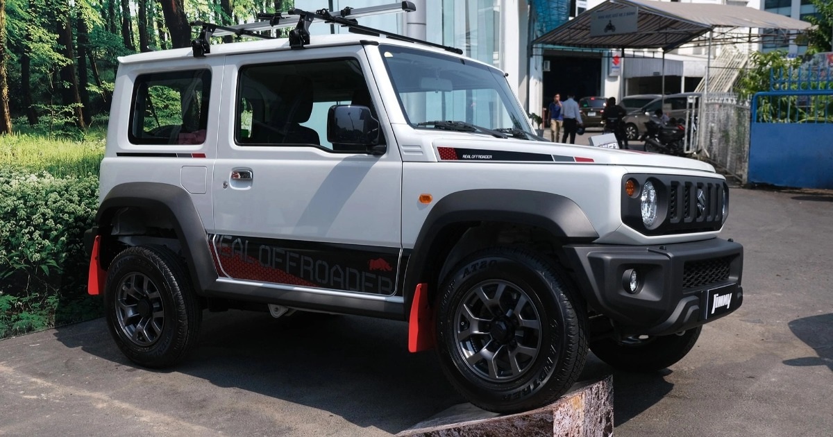 Ra mắt được gần nửa năm, Suzuki Jimny mới về đúng giá tại đại lý