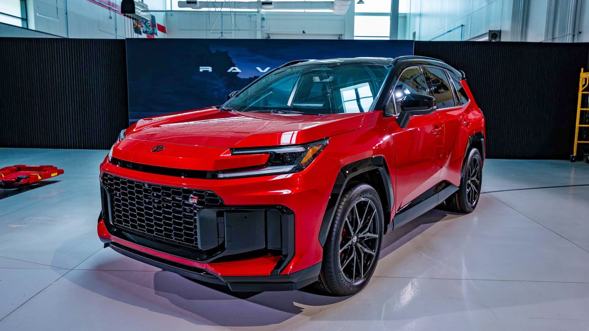 Toyota RAV4 thế hệ mới trình làng, kiểu dáng thay đổi và trẻ hóa