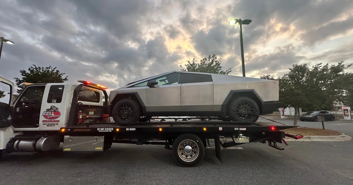 Chiếc Tesla Cybertruck mới chạy 56km đã gặp lỗi suýt không được bảo hành