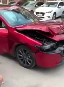 Mazda3 toác đầu khi thử phanh tự động