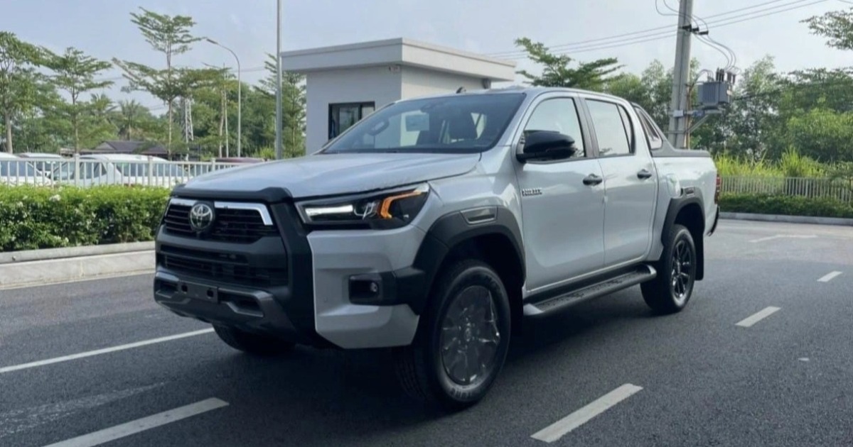 Toyota Hilux bán vượt Triton ở tháng 5, nhưng vẫn thua xa Ford Ranger