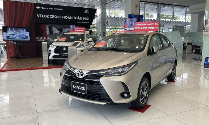 Toyota Vios giành lại ngôi 'vua doanh số' từ Hyundai Accent