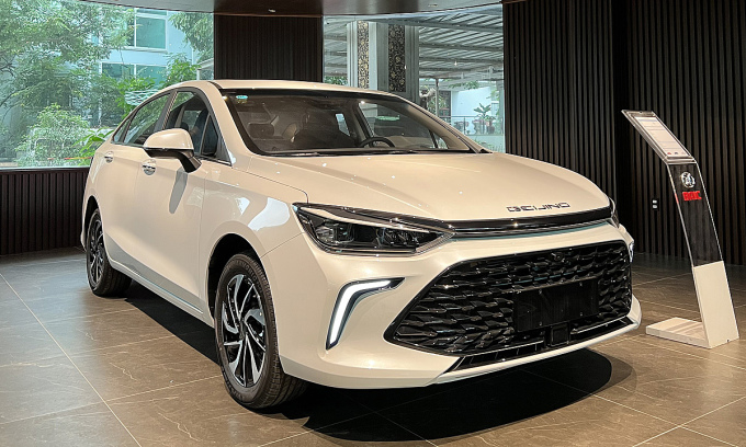 Beijing U5 Plus - sedan cỡ C giá chưa tới 400 triệu đồng