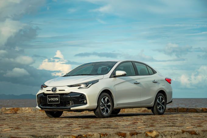 Toyota Vios đòi lại ngôi sedan cỡ B bán chạy nhất năm 2024