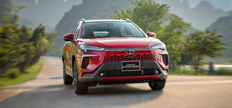 Toyota Corolla Cross 2024 giá từ 820 triệu đồng, mang nhiều điểm nhấn nổi bật