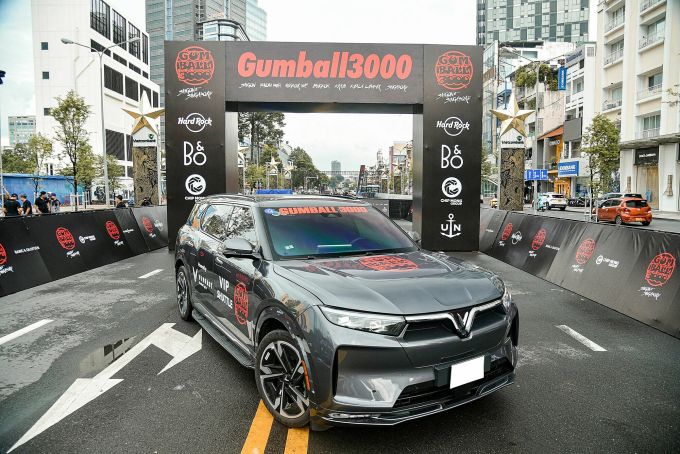 Gumball 3000 - 'bãi giữ xe đắt nhất thế giới' đến Việt Nam