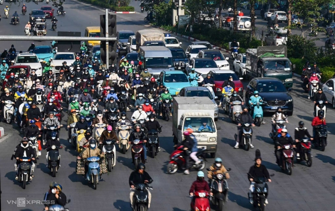 'Chỉ phạt mạnh vượt đèn đỏ là chưa đủ'