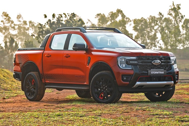 Giá xe Ford Ranger tháng 5/2025, ưu đãi 50% lệ phí trước bạ