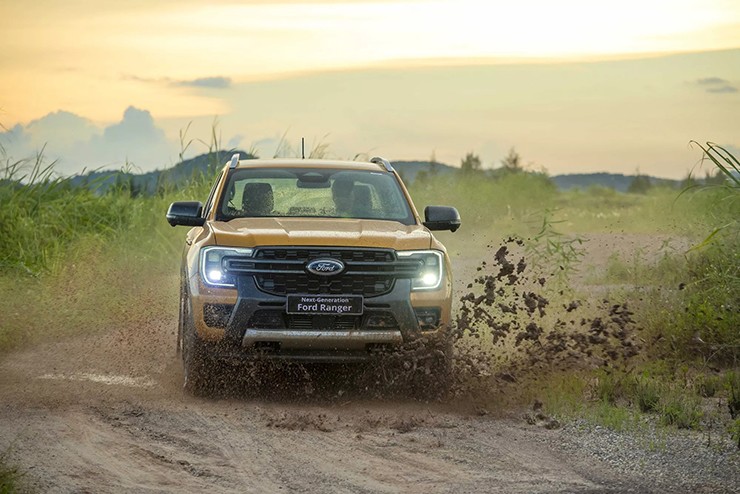 Giá xe Ford Ranger tháng 9/2024, ưu đãi 100% lệ phí trước bạ