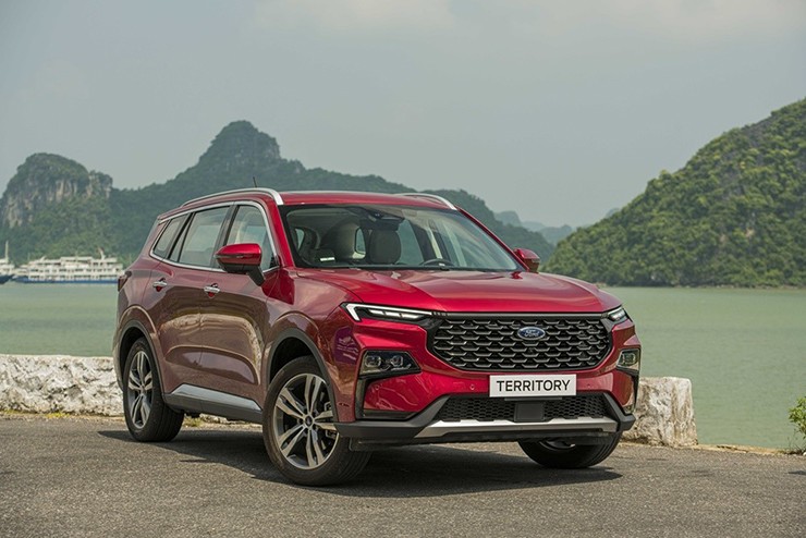 Giá xe Ford Territory tháng 5/2025, hỗ trợ 100% lệ phí trước bạ