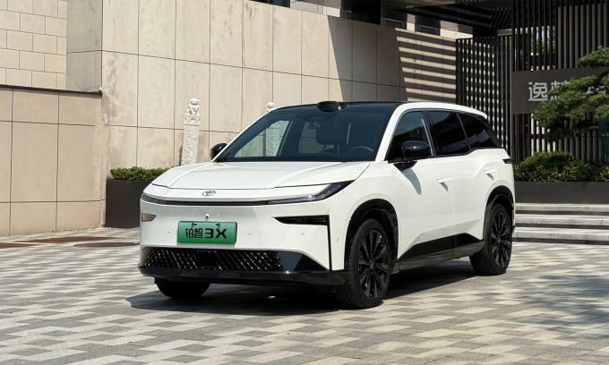Xe điện mới của Toyota và Nissan hút khách Trung Quốc