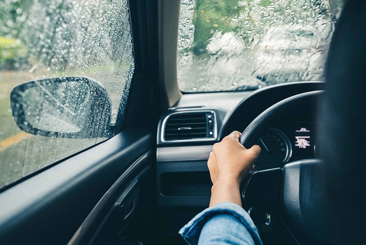 Những lỗi lái xe mùa bão tưởng nhỏ nhưng có thể cướp đi mạng sống