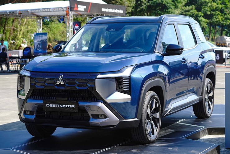 Mitsubishi, Hyundai, Toyota tung quân bài 7 chỗ những ngày cuối năm