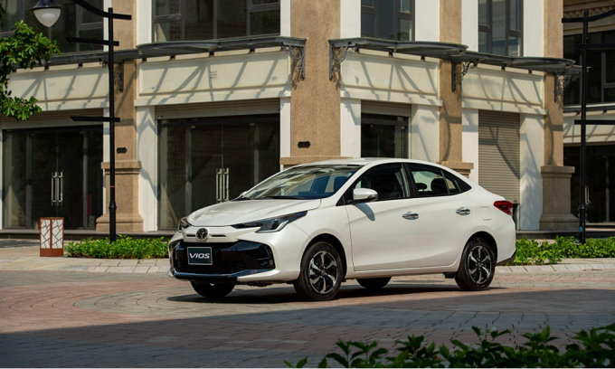 Sedan cỡ B tháng 10: Toyota Vios lập đỉnh mới