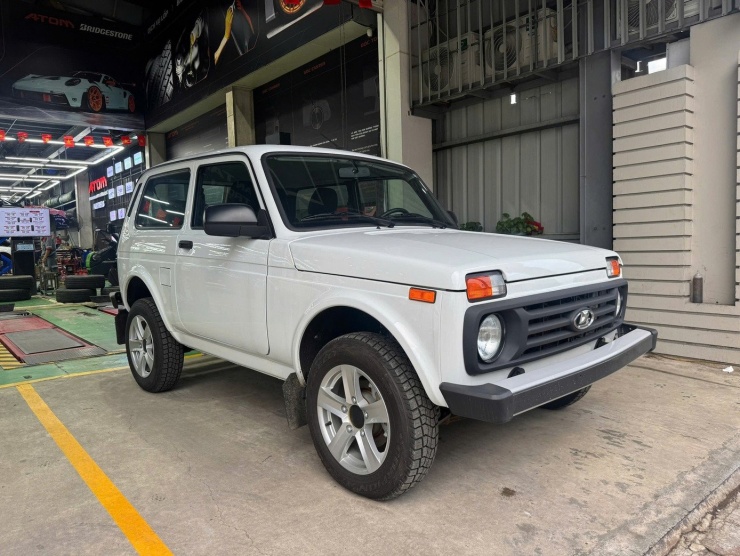 Mẫu SUV off-road của Nga sắp về Việt Nam, giá từ 450 triệu đồng