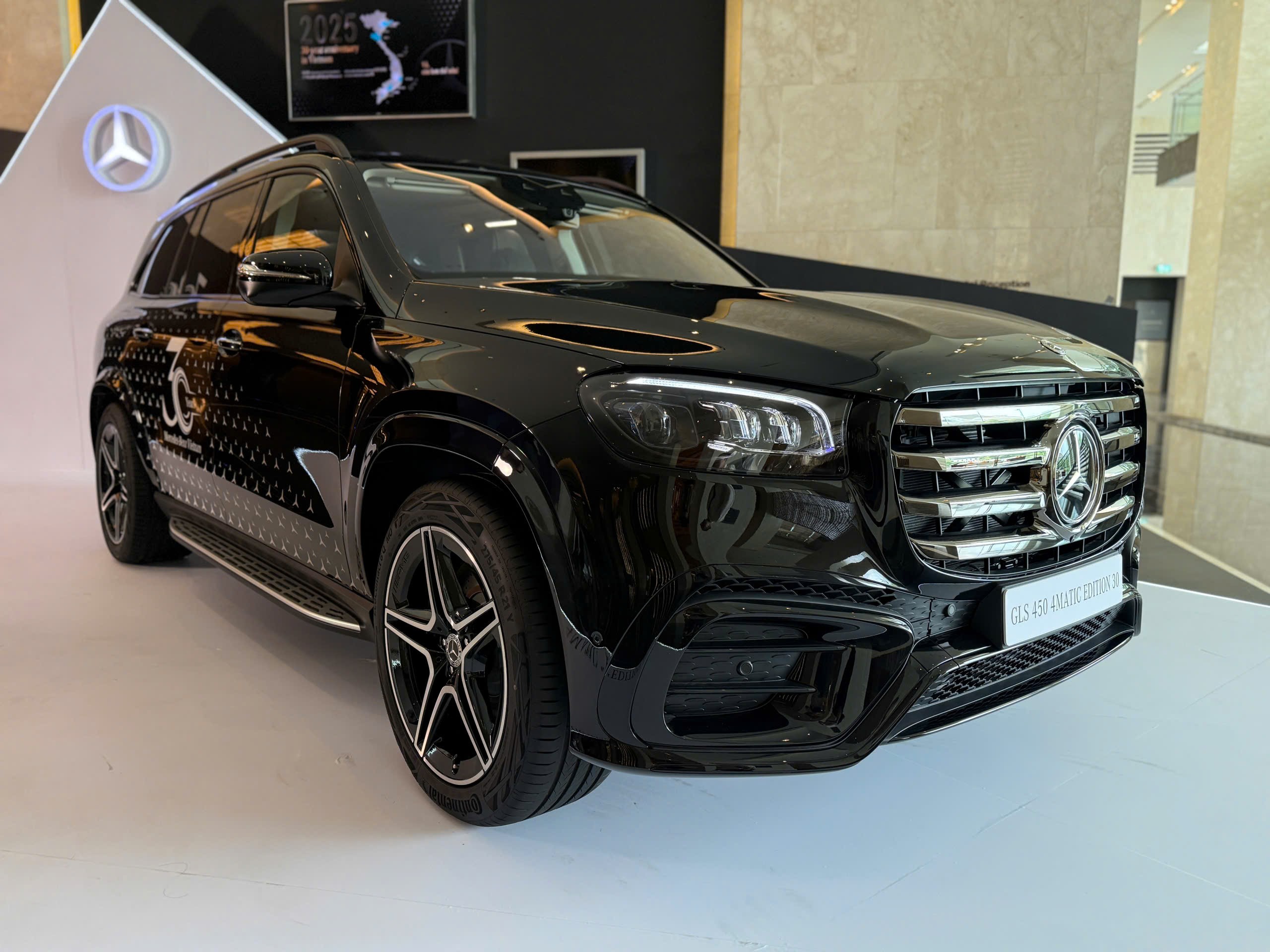 Chi tiết Mercedes-Benz GLS bản kỷ niệm 30 năm, giá 6 tỷ đồng Chi tiết Mercedes-Benz GLS bản kỷ niệm 30 năm, giá 6 tỷ đồng