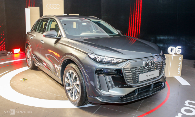 Audi Q6 e-tron ra mắt khách Việt, giá 3,199 tỷ đồng