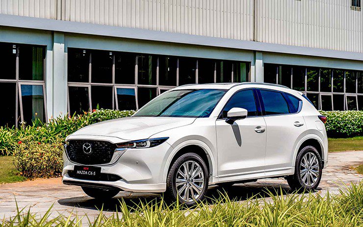 Mazda CX-5 "vua doanh số” xe 3 quý, Ford Territory bám sát phía sau