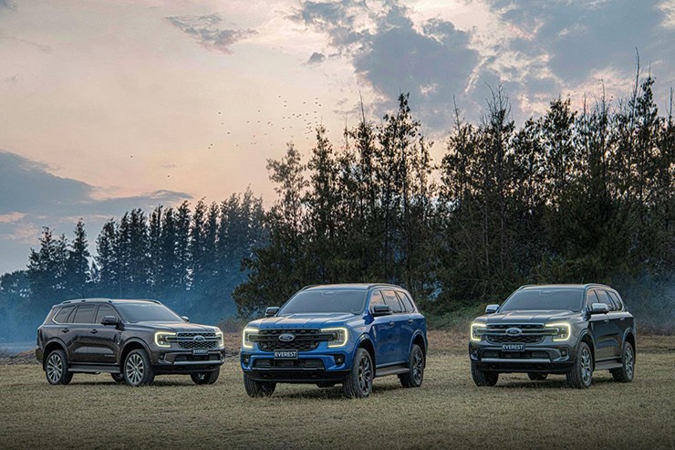 Giá xe Ford Everest lăn bánh kèm ưu đãi tháng 10/2025
