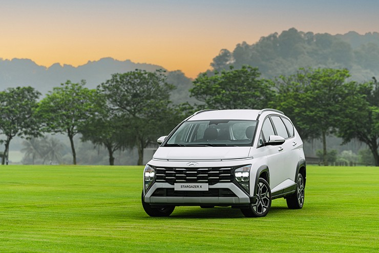 Giá xe Hyundai Stargazer lăn bánh kèm ưu đãi tháng 9/2025