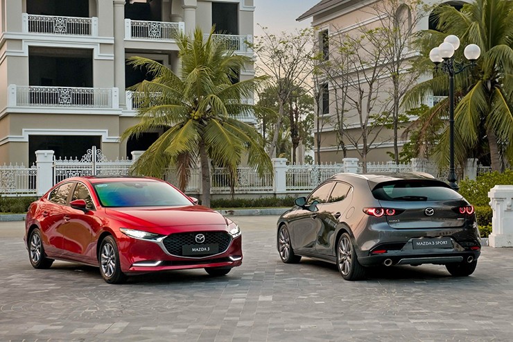 Giá xe Mazda3 niêm yết và lăn bánh tháng 12/2025