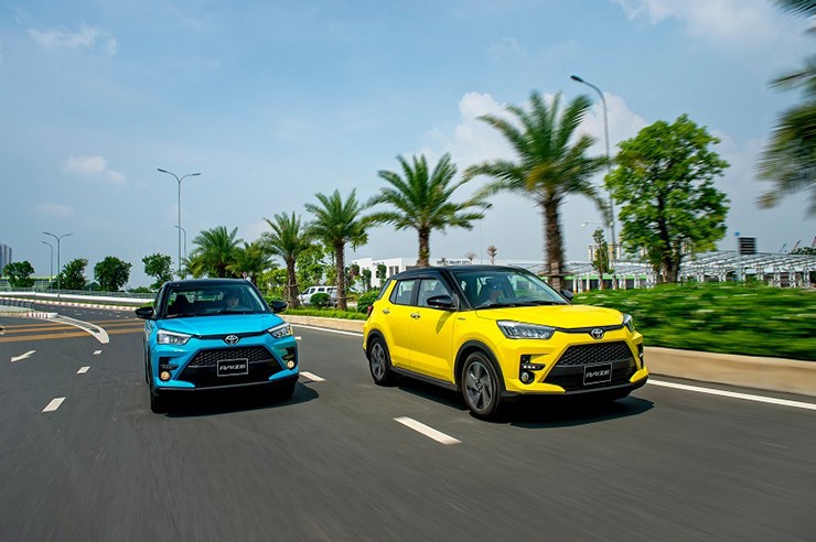 Giá xe Toyota Raize lăn bánh kèm ưu đãi tháng 11/2025