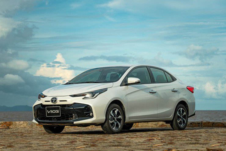 Giá xe Toyota Vios lăn bánh tháng 12/2025, giảm 100% phí trước bạ